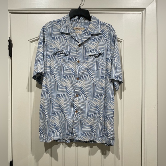 TOMMY BAHAMA Blue button down shirt - Size XL or L - Picture 1 of 4